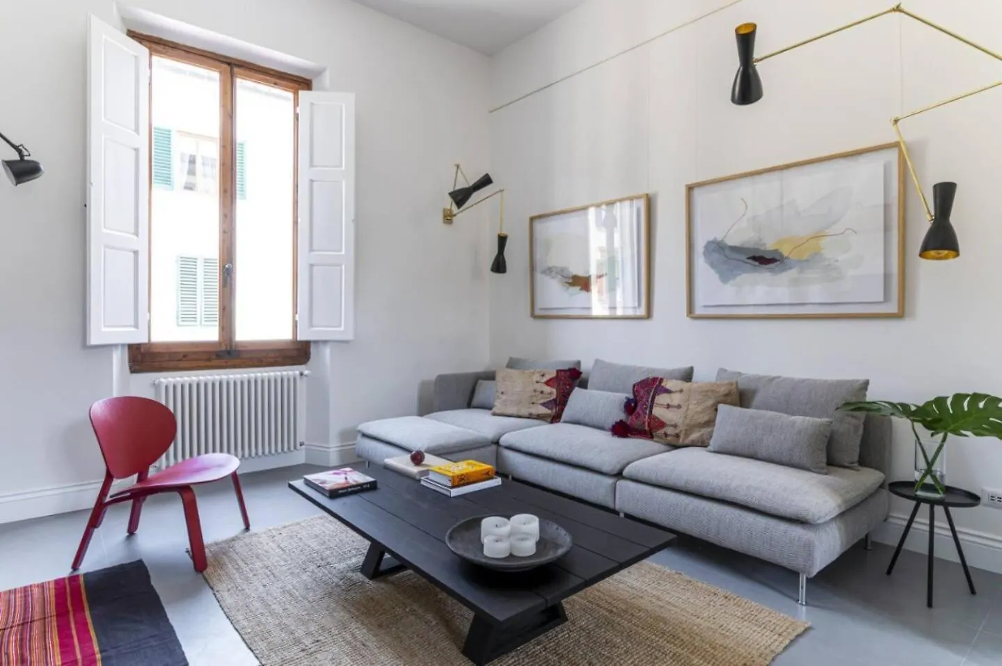 Modern Art Apartment - Art Pieces & Eclectic Deco Florence