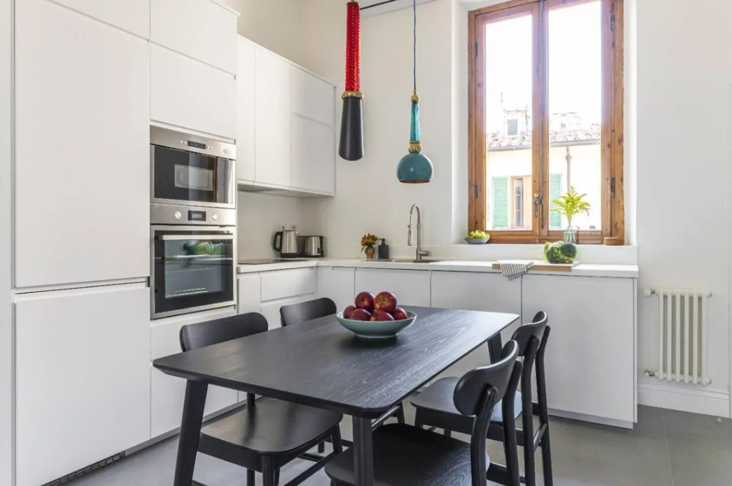 Modern Art Apartment - Art Pieces & Eclectic Deco Florence