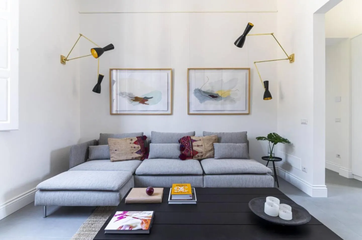 Modern Art Apartment - Art Pieces & Eclectic Deco Florence