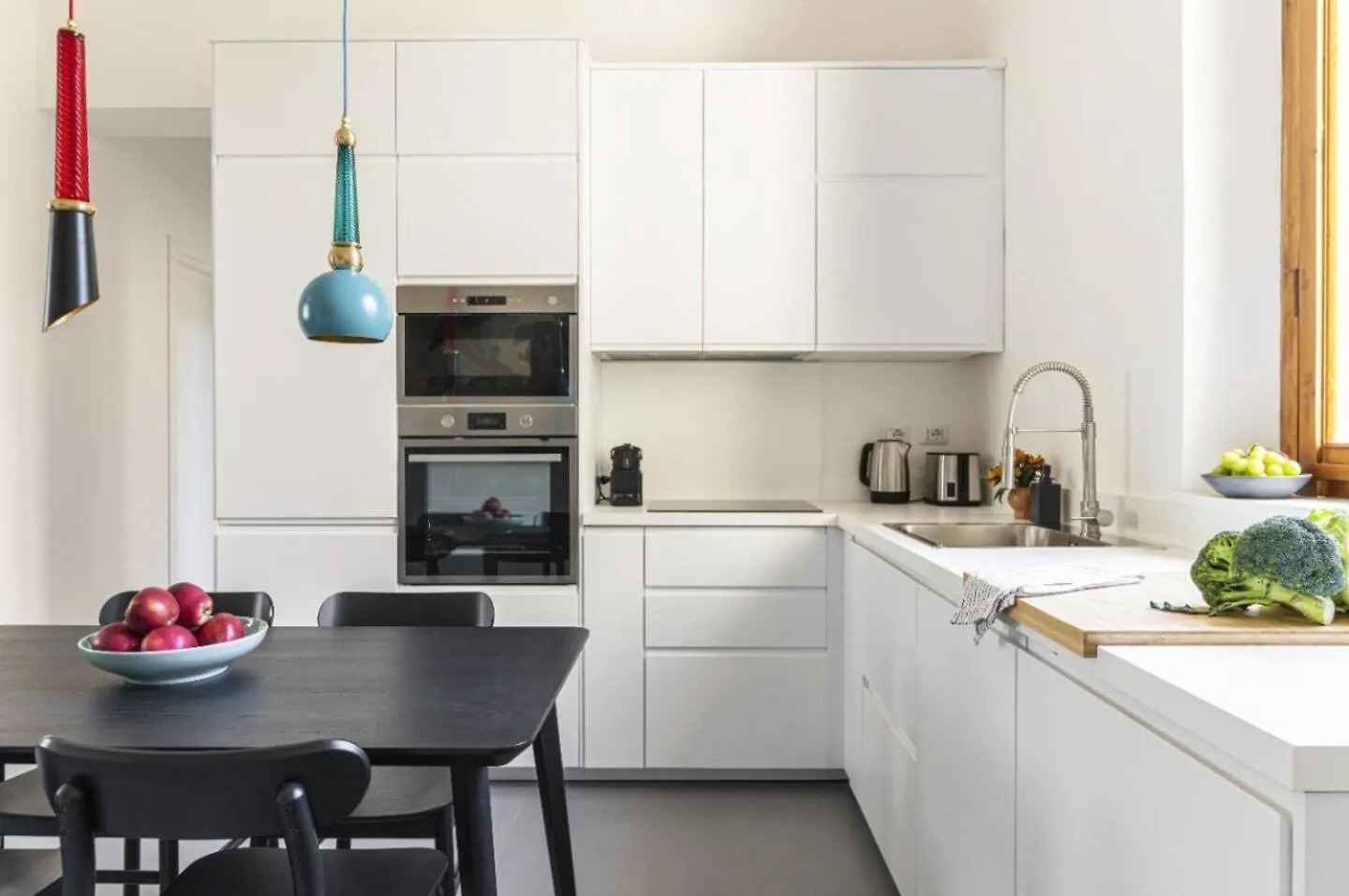 Modern Art Apartment - Art Pieces & Eclectic Deco Florence