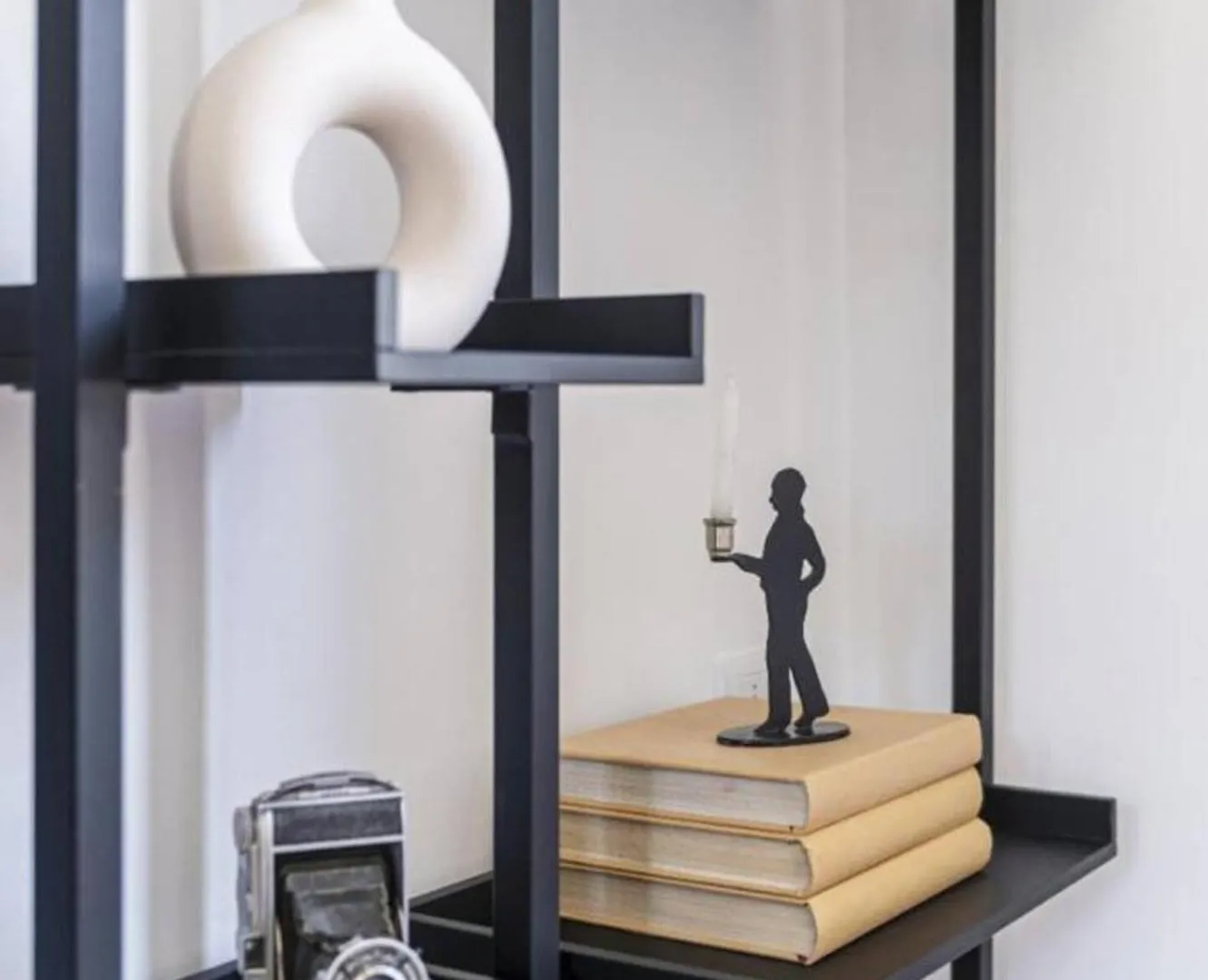 Modern Art Apartment - Art Pieces & Eclectic Deco Florence